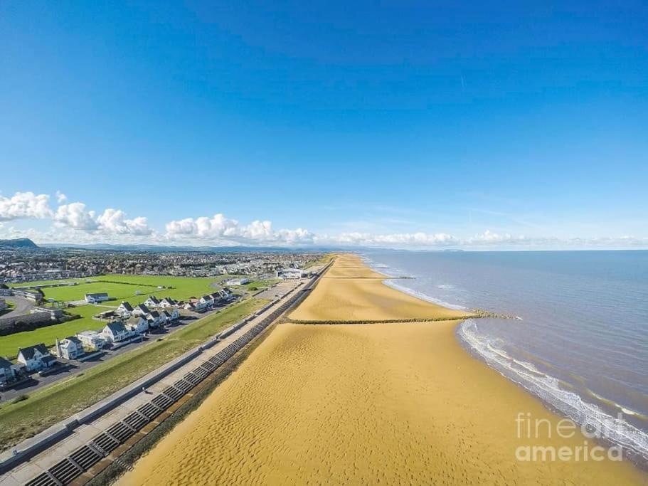 The Barefoot Bungalow In Picturesque Prestatyn Exterior foto