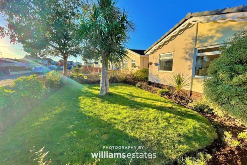 The Barefoot Bungalow In Picturesque Prestatyn Exterior foto